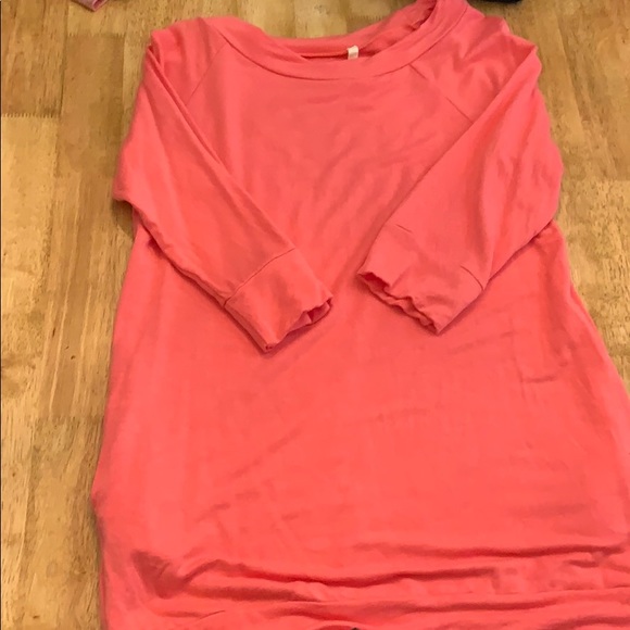 BELLAMI Tops - $5 if bundled Bellamie pocket tunic, medium